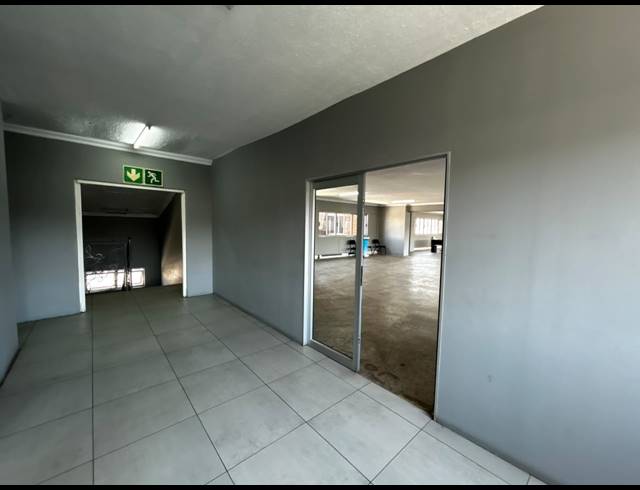 360M² WAREHOUSE TO LET IN WYNBERG